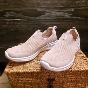 TIOSEBON slip-on shoes size 9.5. Super comfortable color rose